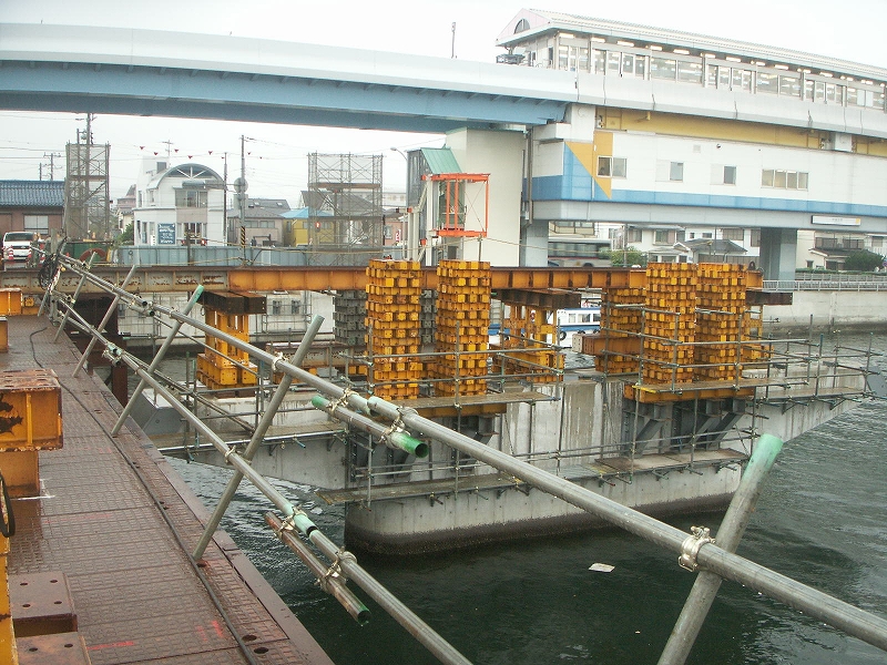 横浜市金沢区　野島橋（横引き工法）